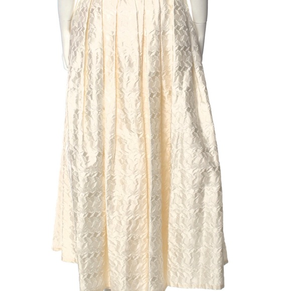 Chanel silk skirt - Picture 3 of 9